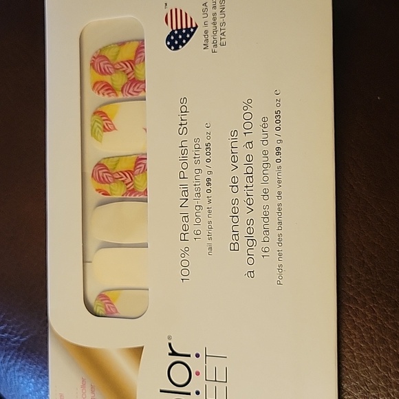 Color Street As It Ferns out - Picture 4 of 5